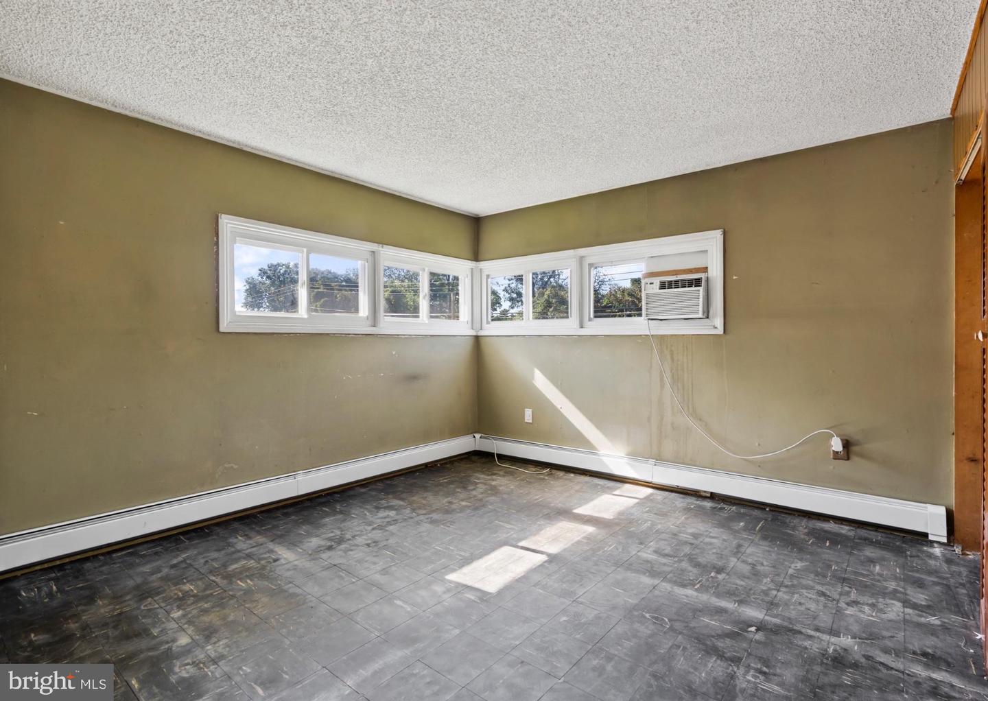 260 Thornridge Dr Property Photo 15