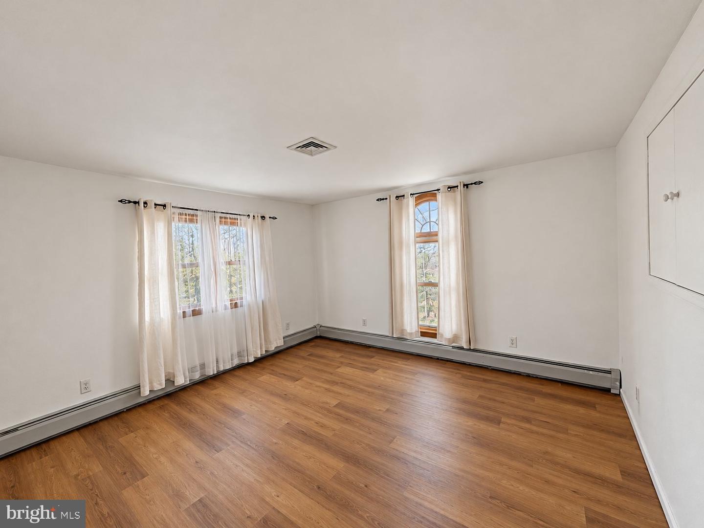823 Olive St Property Photo 21