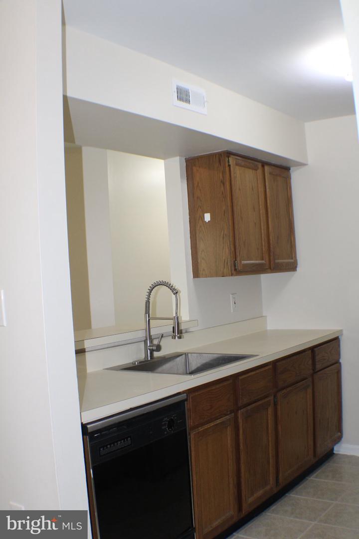 2905 Atkinson Pl Property Photo 6