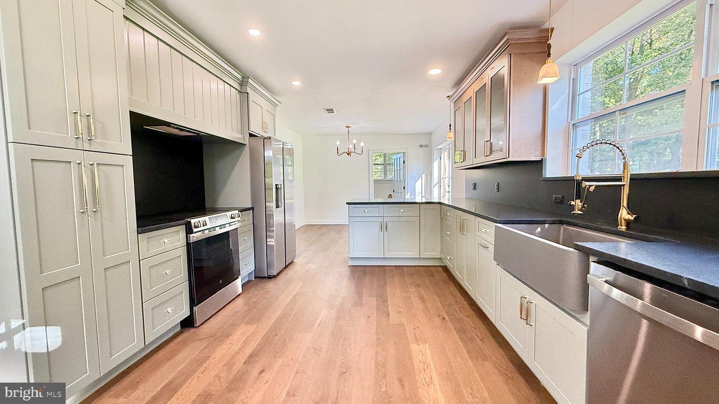 6 Durham Rd Property Photo 10