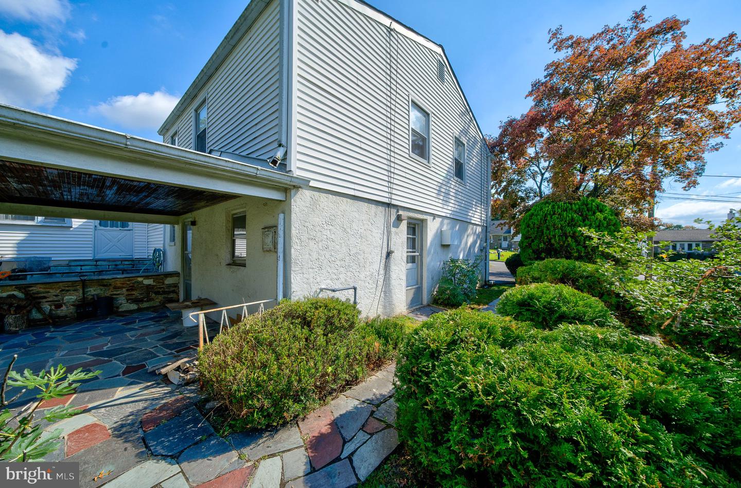 694 Glen Rd Property Photo 11