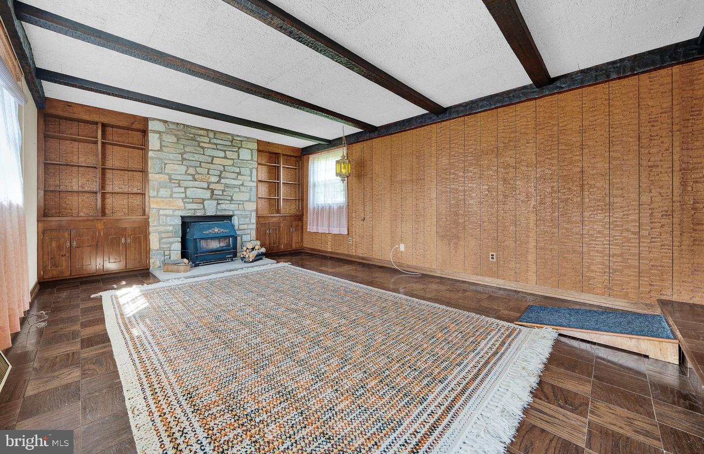 694 Glen Rd Property Photo 31