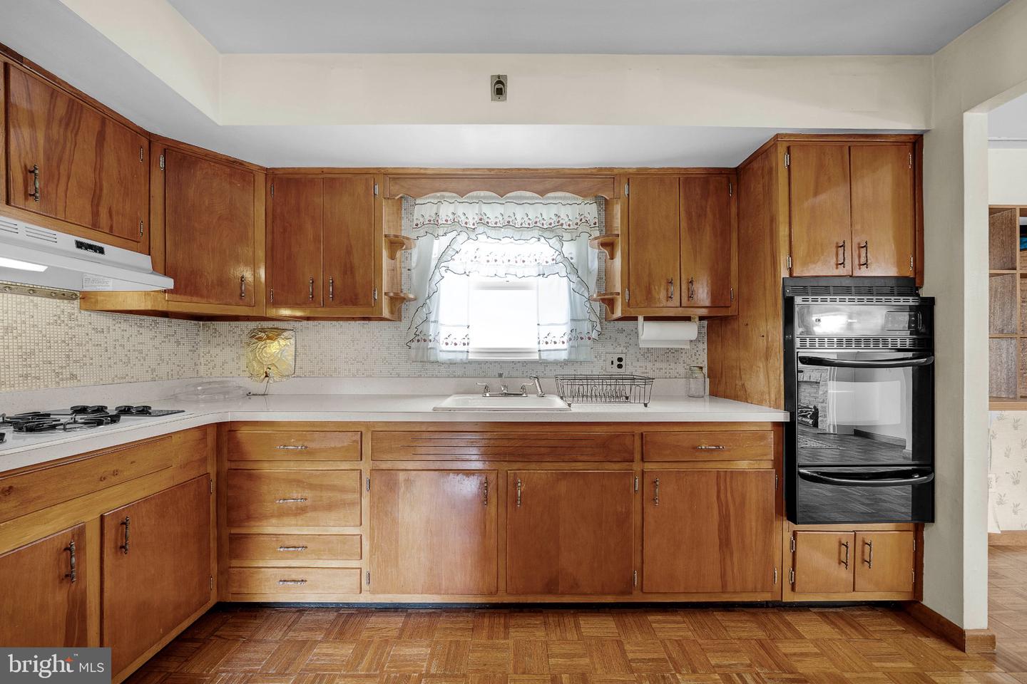 694 Glen Rd Property Photo 36