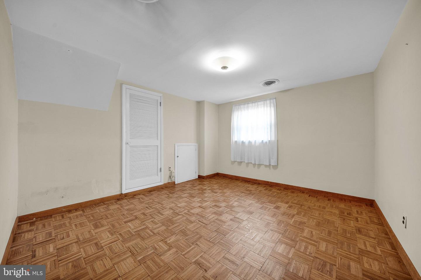 694 Glen Rd Property Photo 41
