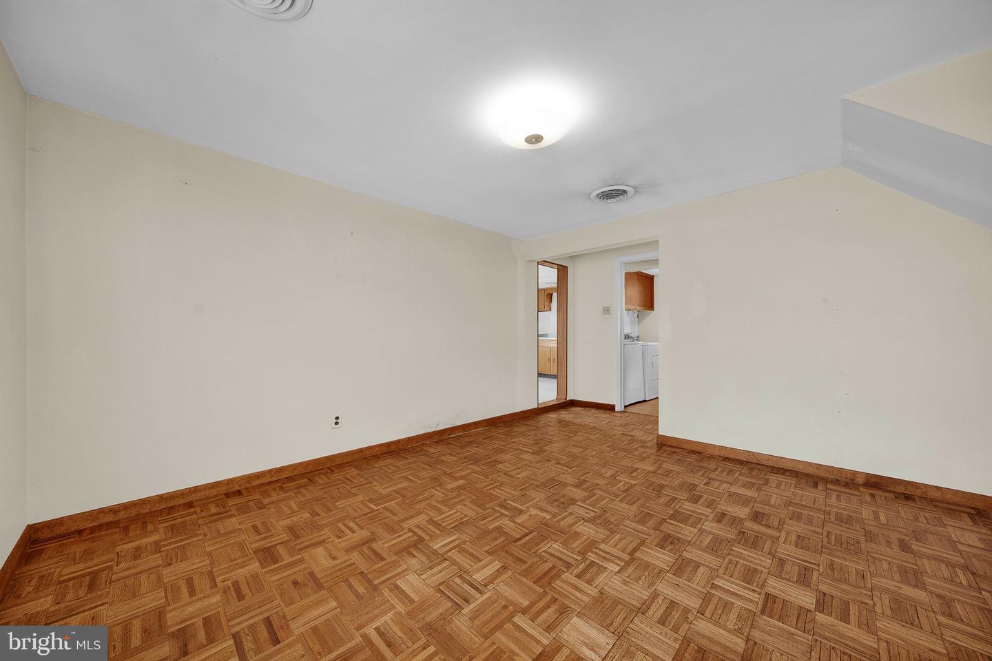 694 Glen Rd Property Photo 43