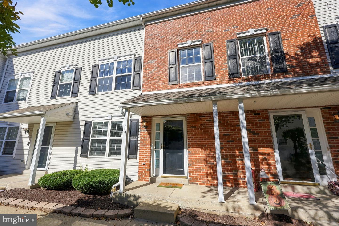 213 TANAGER CT #258 Property Photo 1