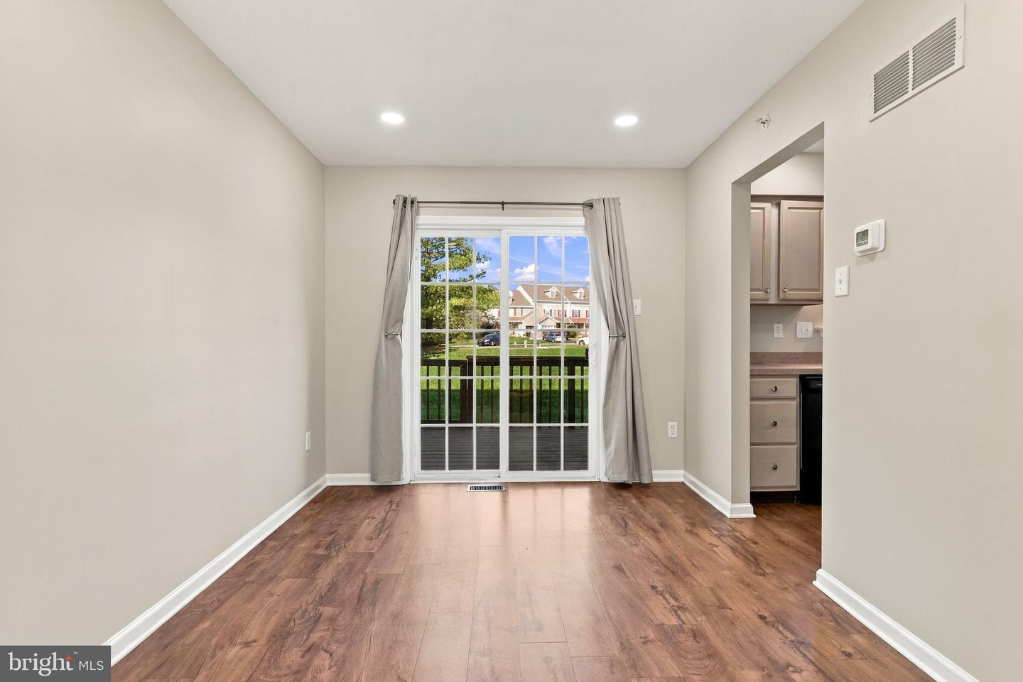213 Tanager Ct #258 Property Photo 6