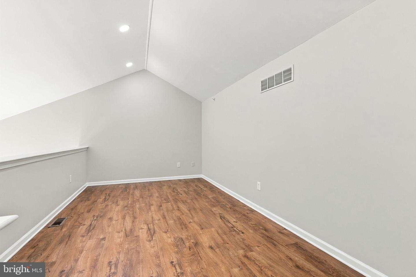 213 Tanager Ct #258 Property Photo 17