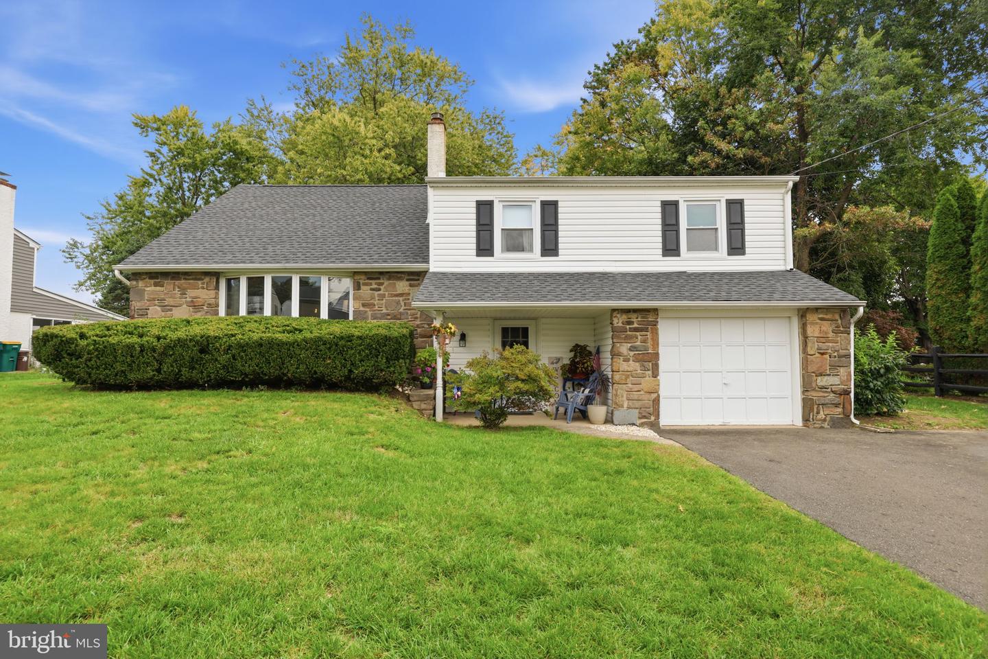 177 Share Dr Property Photo 3