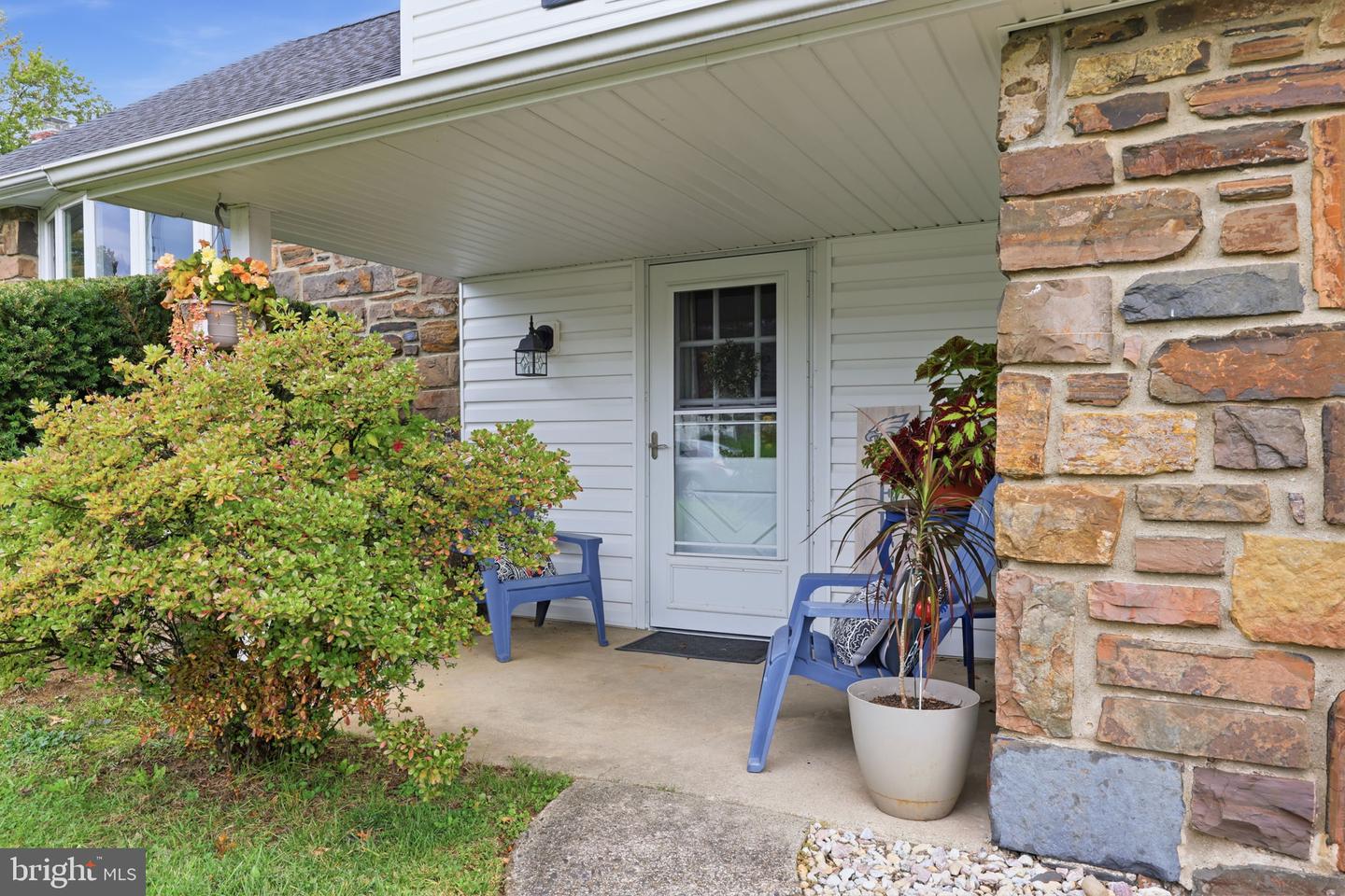 177 Share Dr Property Photo 4