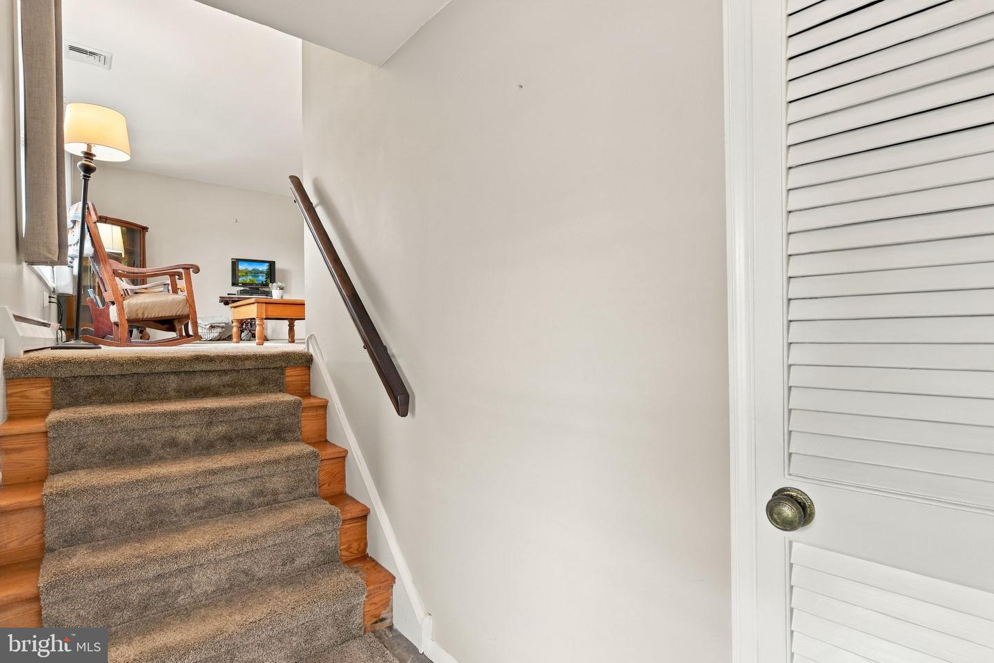 177 Share Dr Property Photo 5