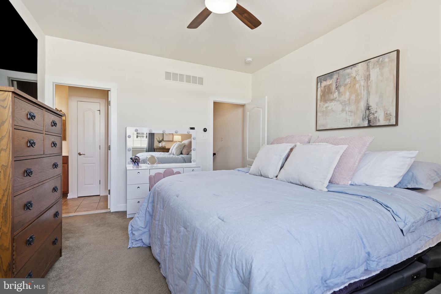 131 Equestrian Row Property Photo 22
