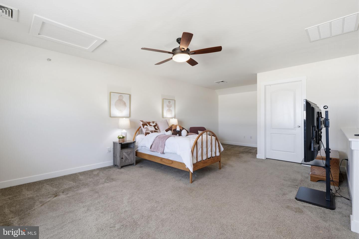 131 Equestrian Row Property Photo 28