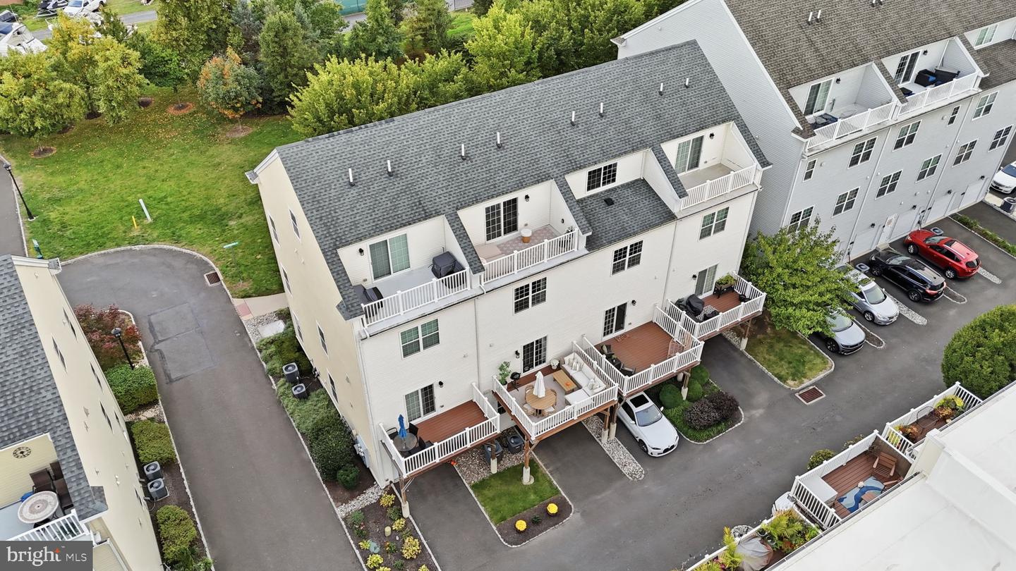 131 Equestrian Row Property Photo 43