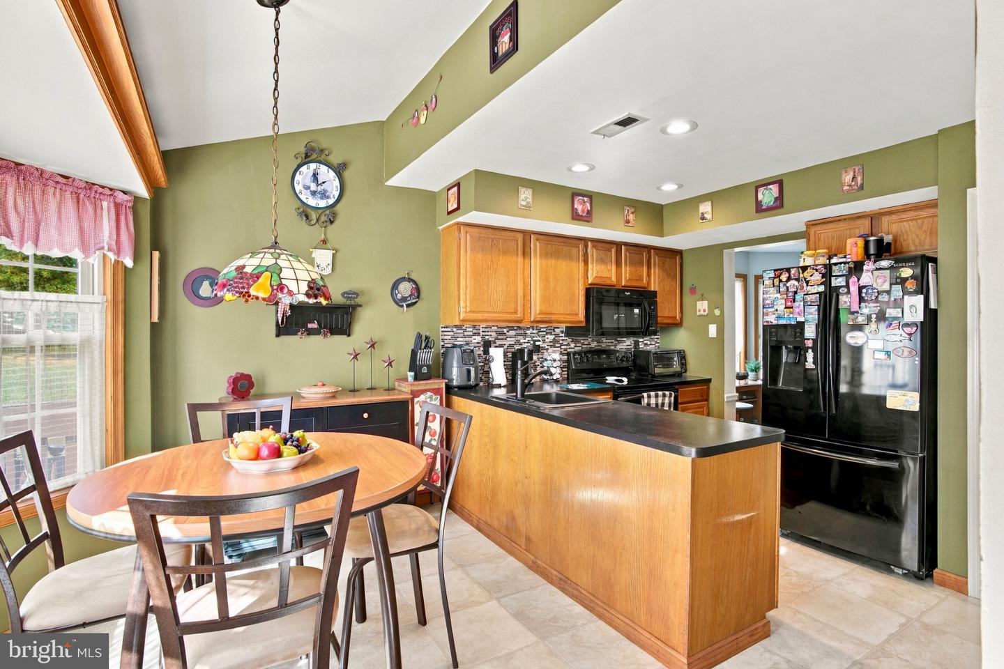 24 Pebble Ct Property Photo 14