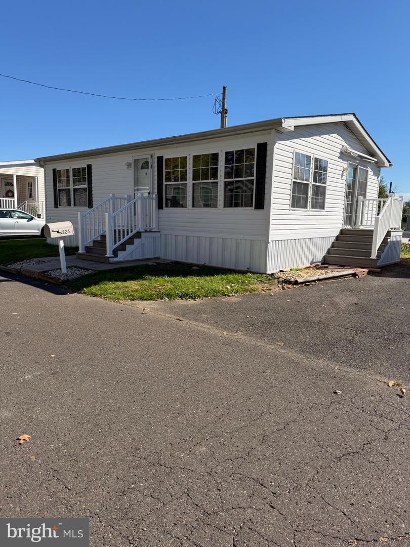 3525 Lilac Ave #t 3525 Property Photo 1