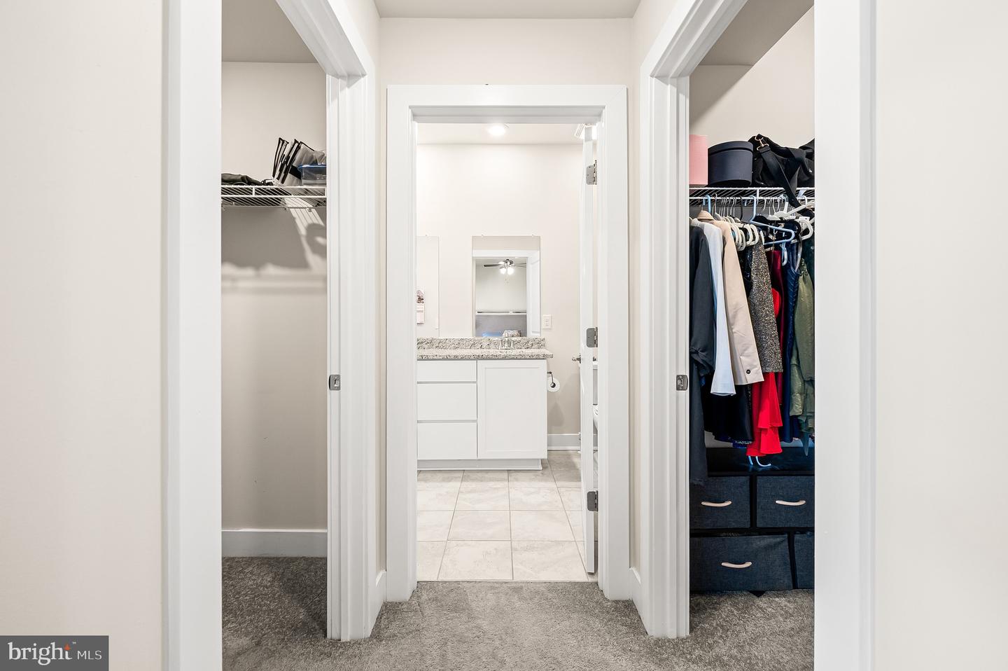 156 Gaslight Aly #b Property Photo 22