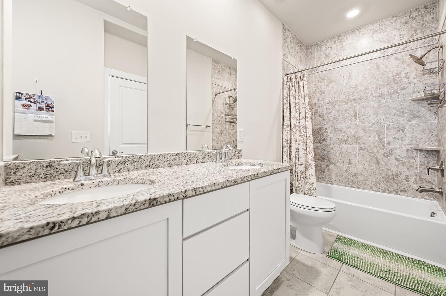 156 Gaslight Aly #b Property Photo 23