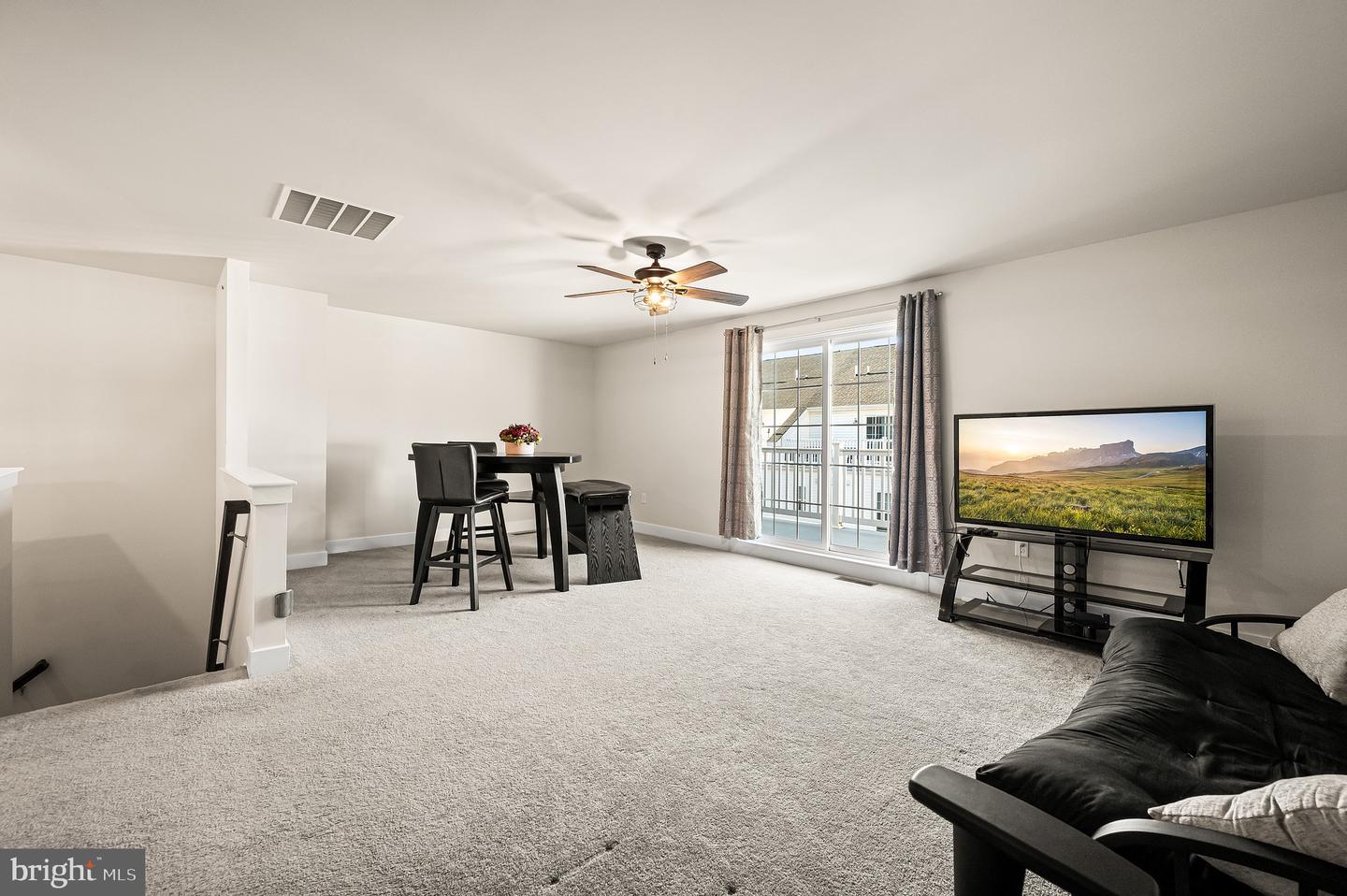 156 Gaslight Aly #b Property Photo 27