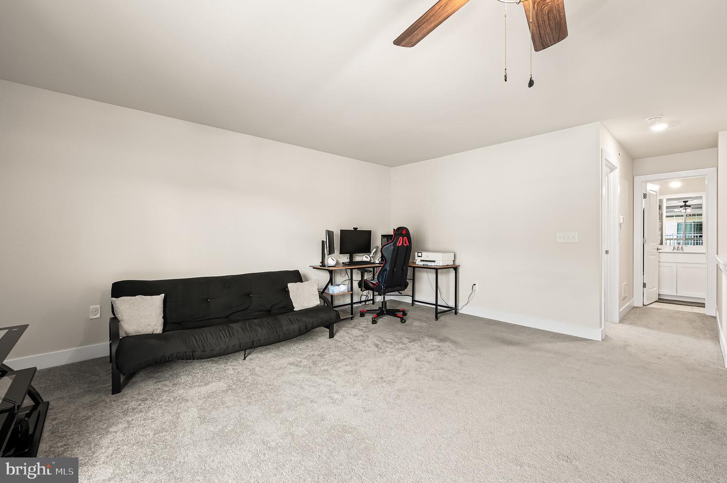 156 Gaslight Aly #b Property Photo 29