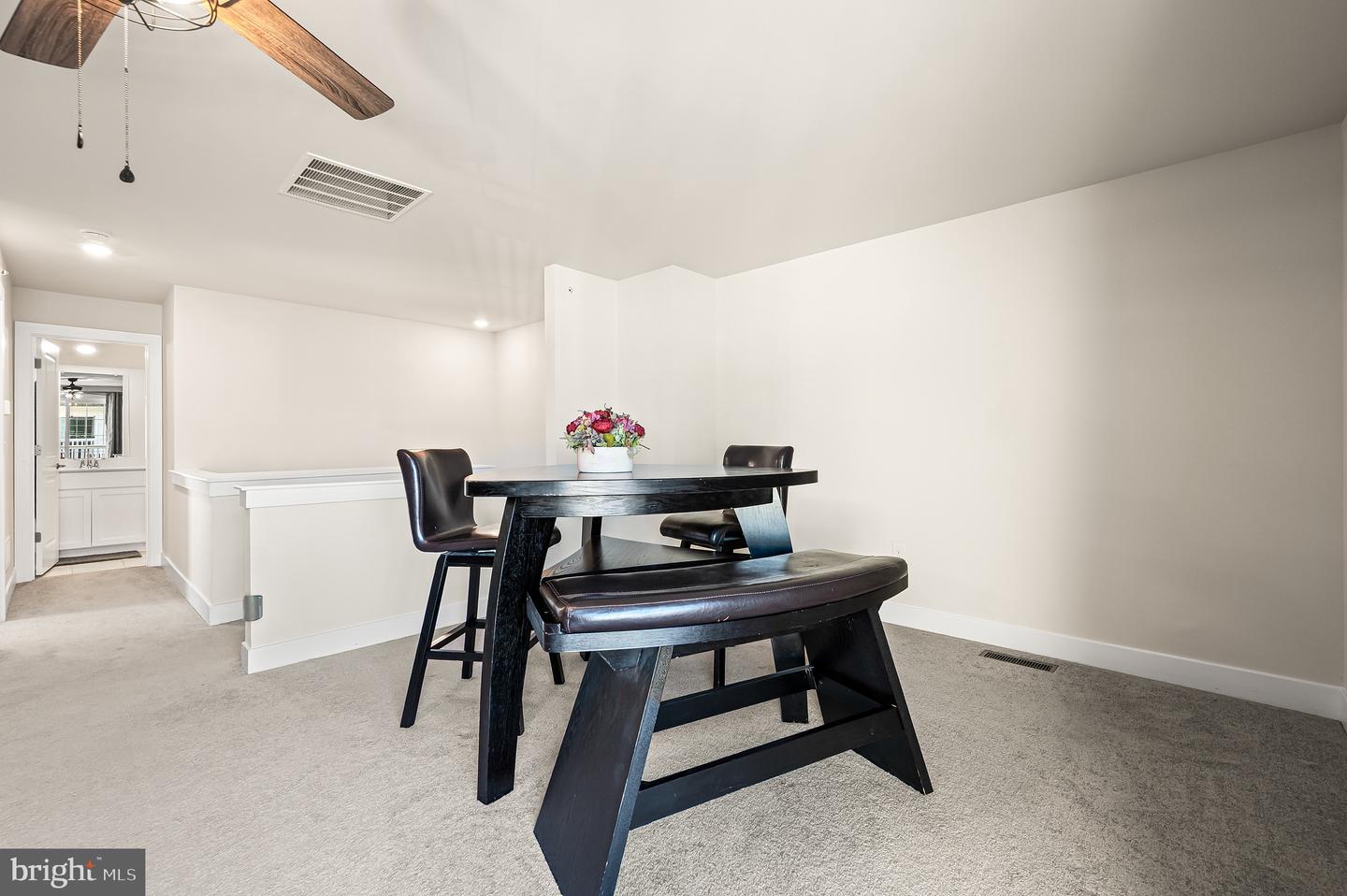 156 Gaslight Aly #b Property Photo 30