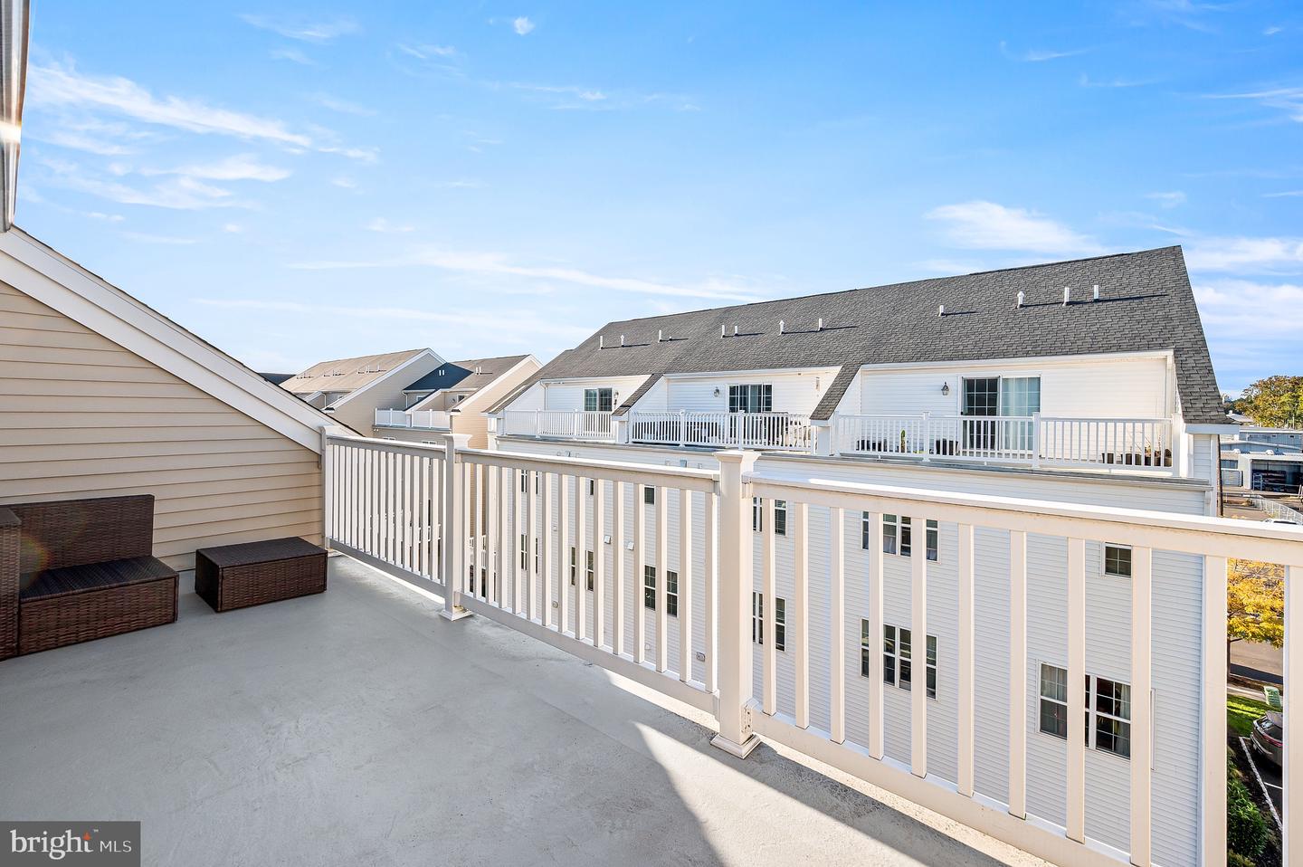156 Gaslight Aly #b Property Photo 34
