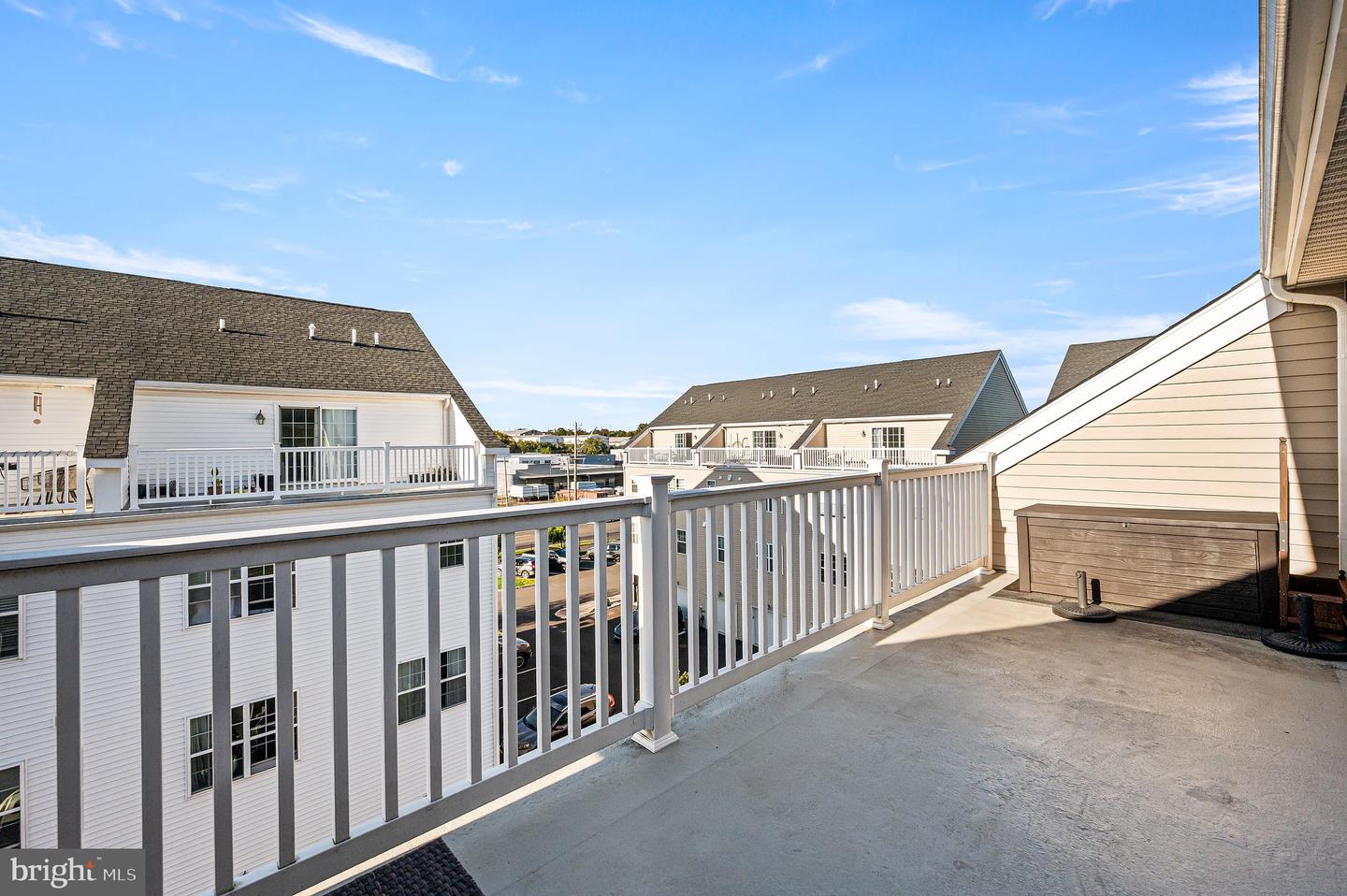 156 Gaslight Aly #b Property Photo 35