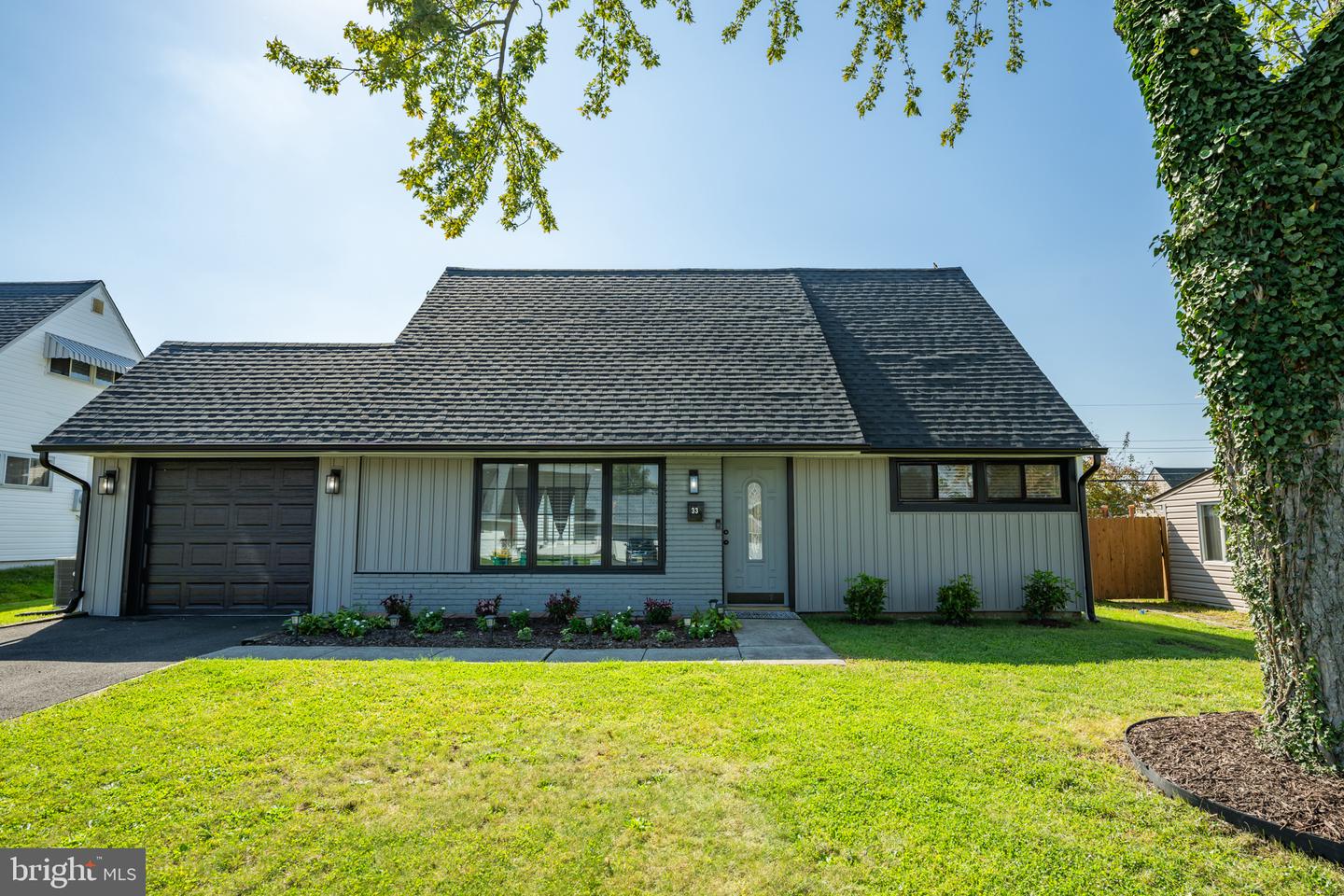 33 MICAHILL RD Property Photo 1
