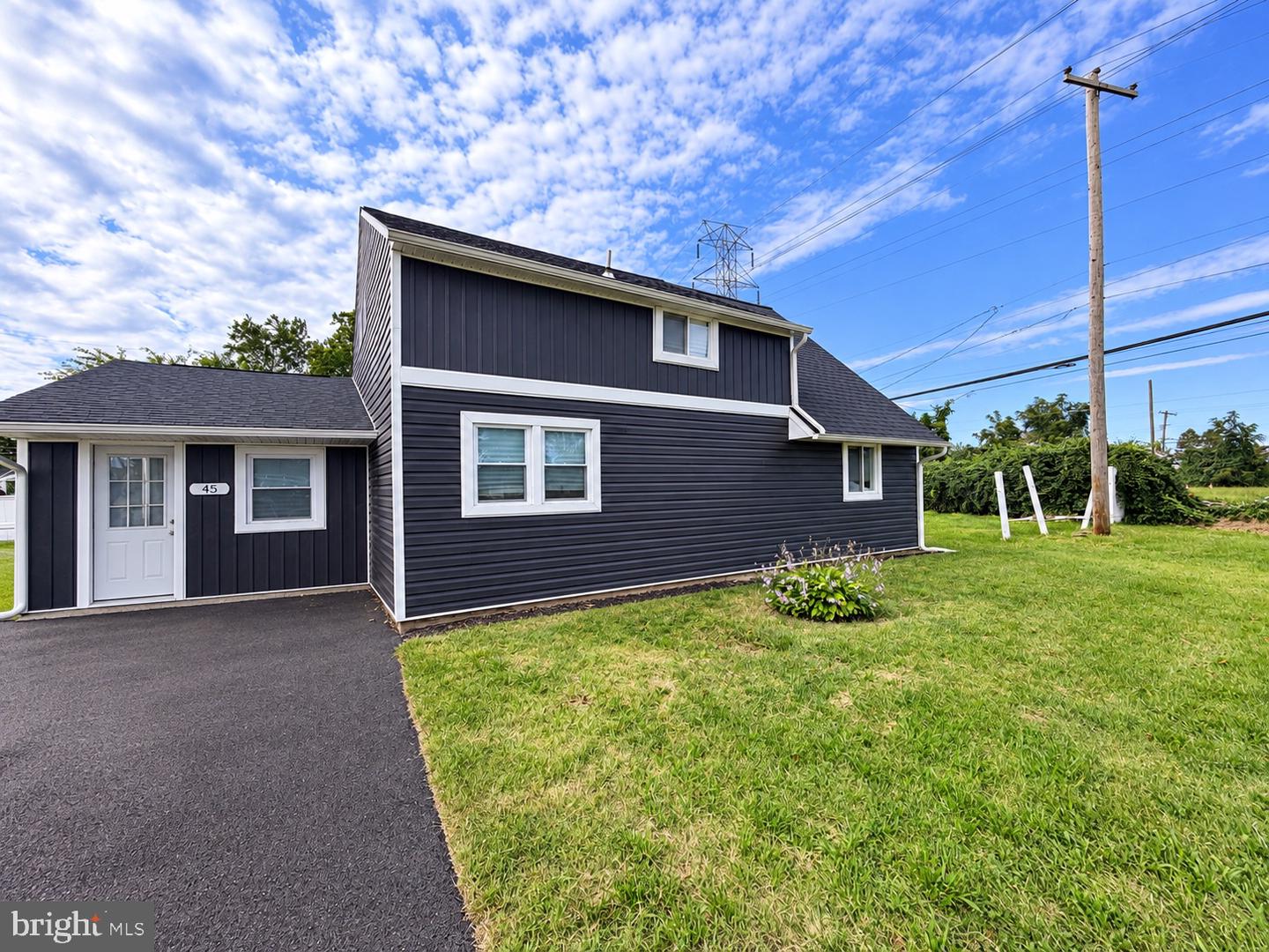 45 INWOOD RD Property Photo 1