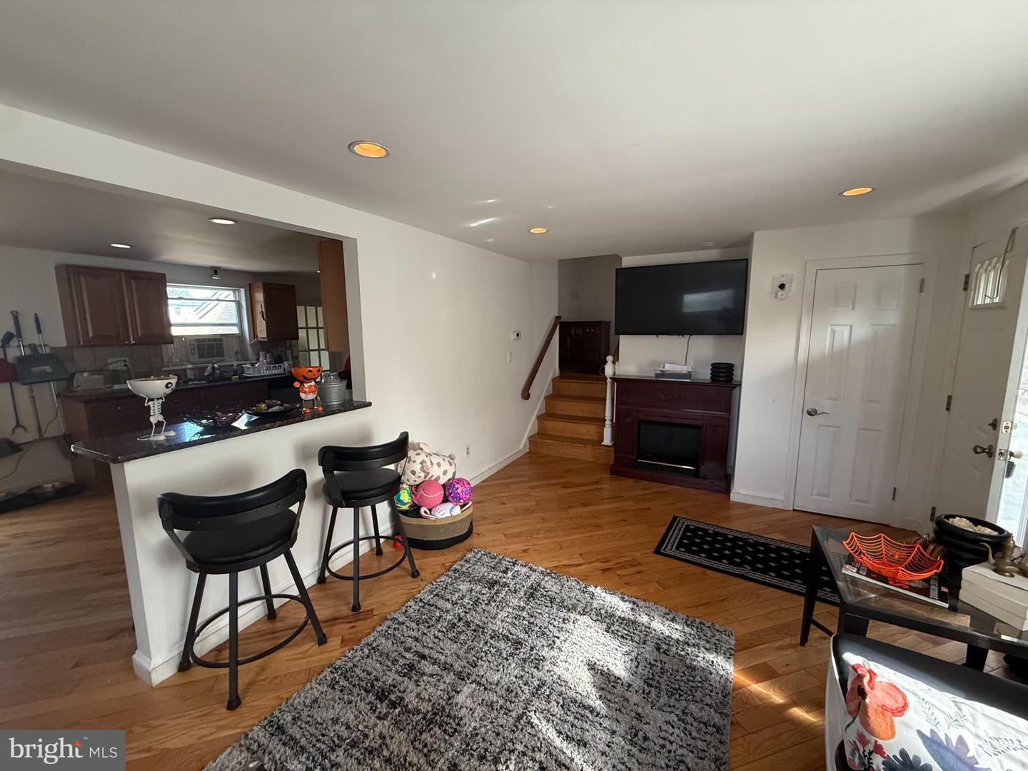 1153 Byberry Rd Property Photo 5