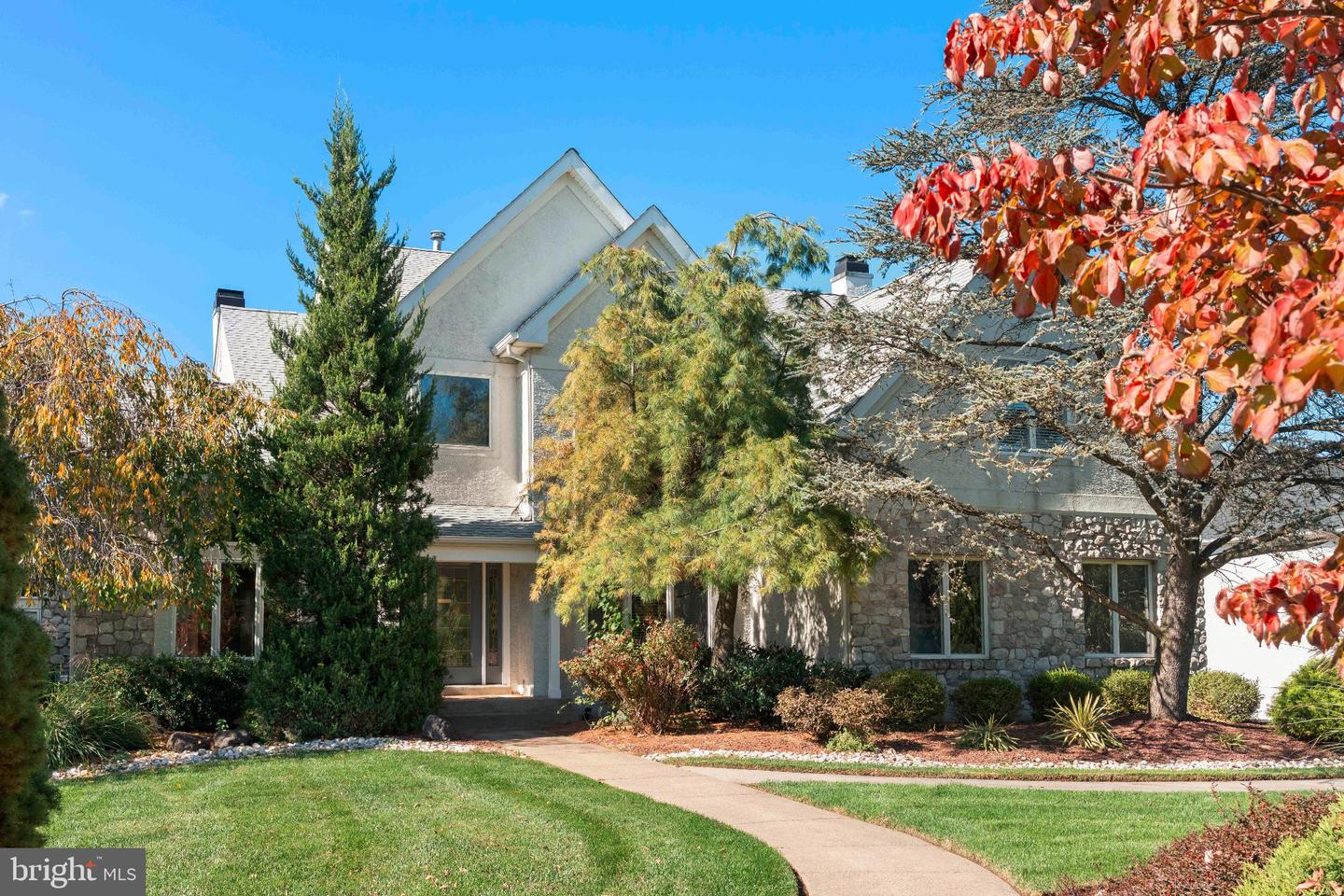 23 YALE DR