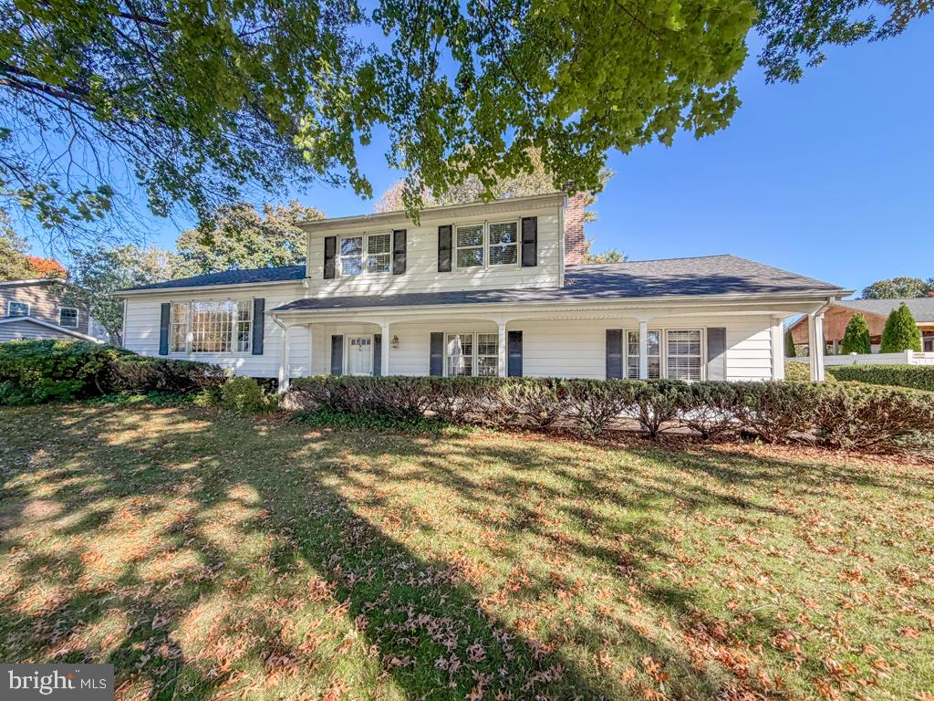 1702 S Crescent Blvd Property Photo 3