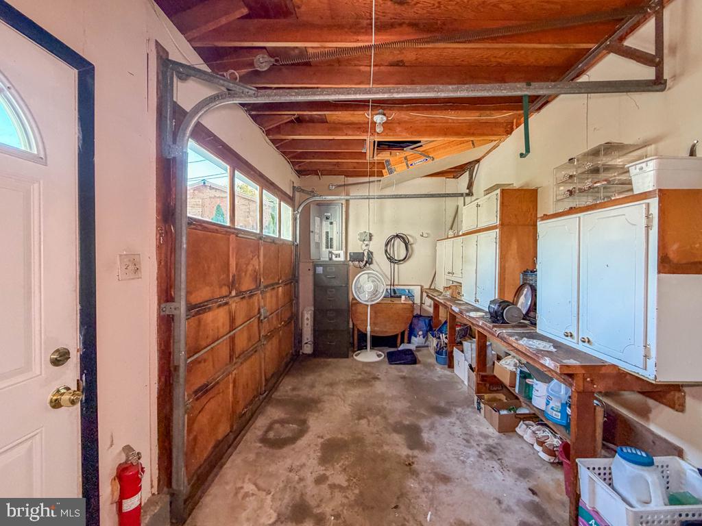 1702 S Crescent Blvd Property Photo 10