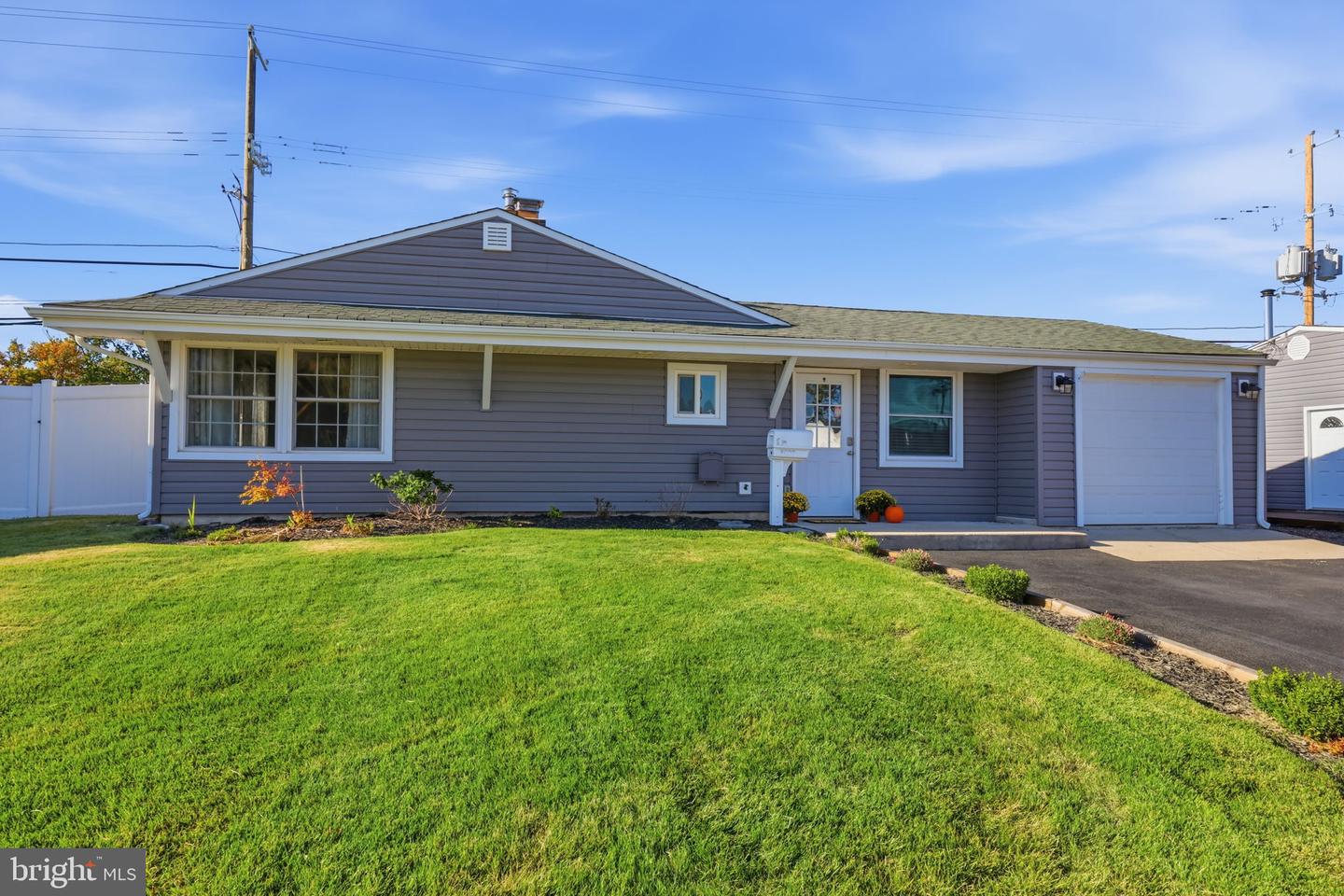 45 Graystone Ln Property Photo 1