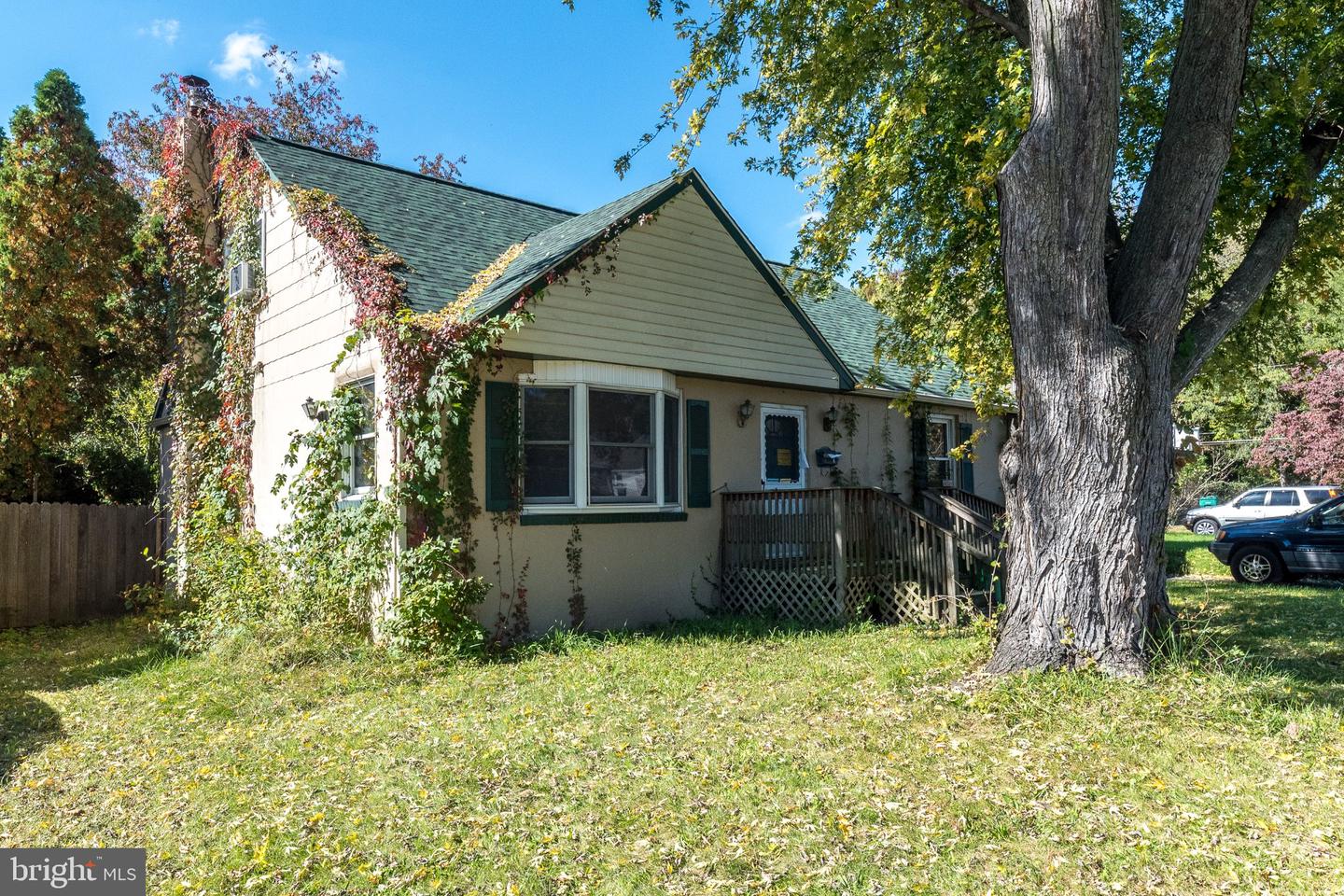 1305 Harrison St Property Photo 3