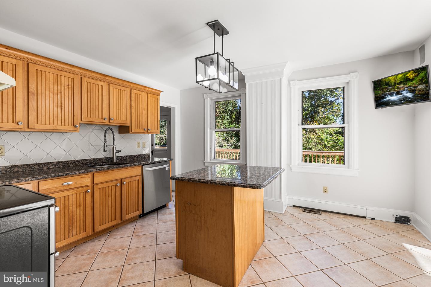 9 E College Ave Property Photo 16