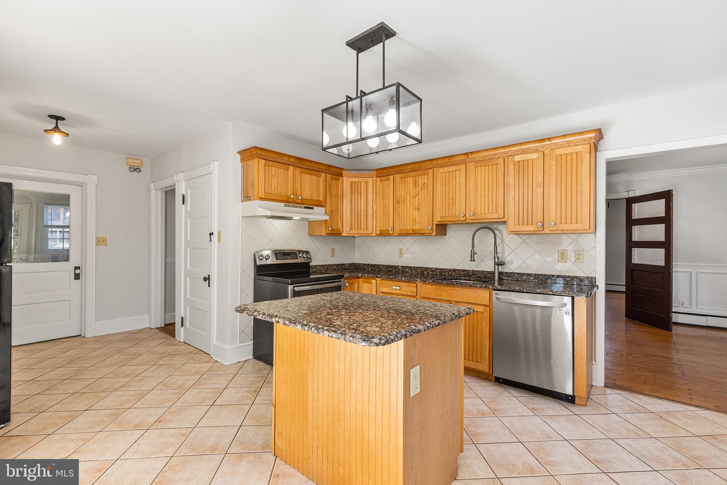 9 E College Ave Property Photo 18
