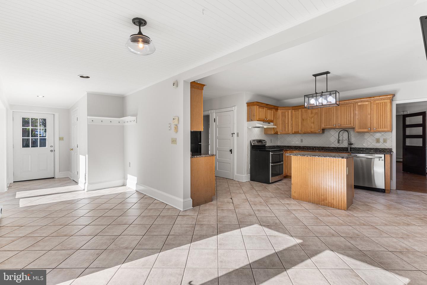 9 E College Ave Property Photo 21