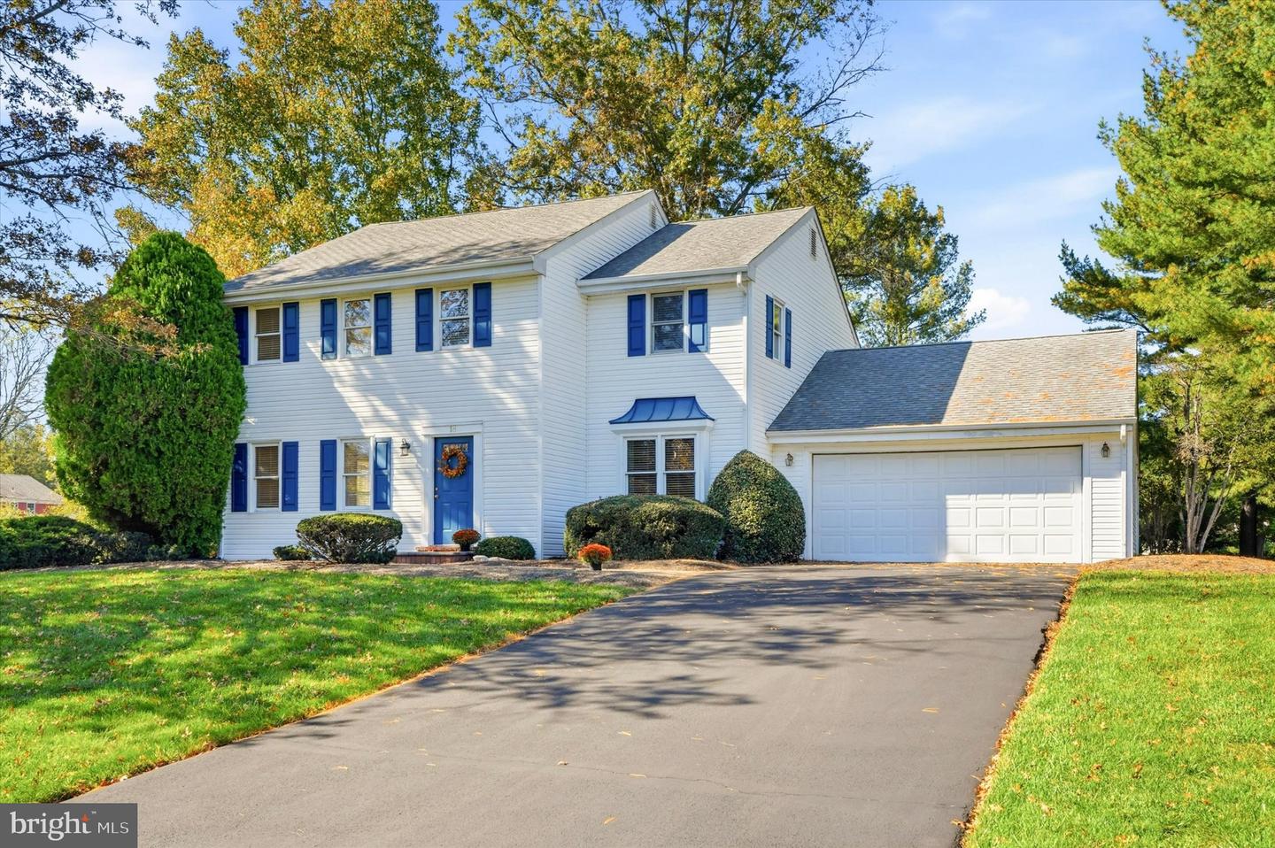 18 Averstone Dr E #e Property Photo 1