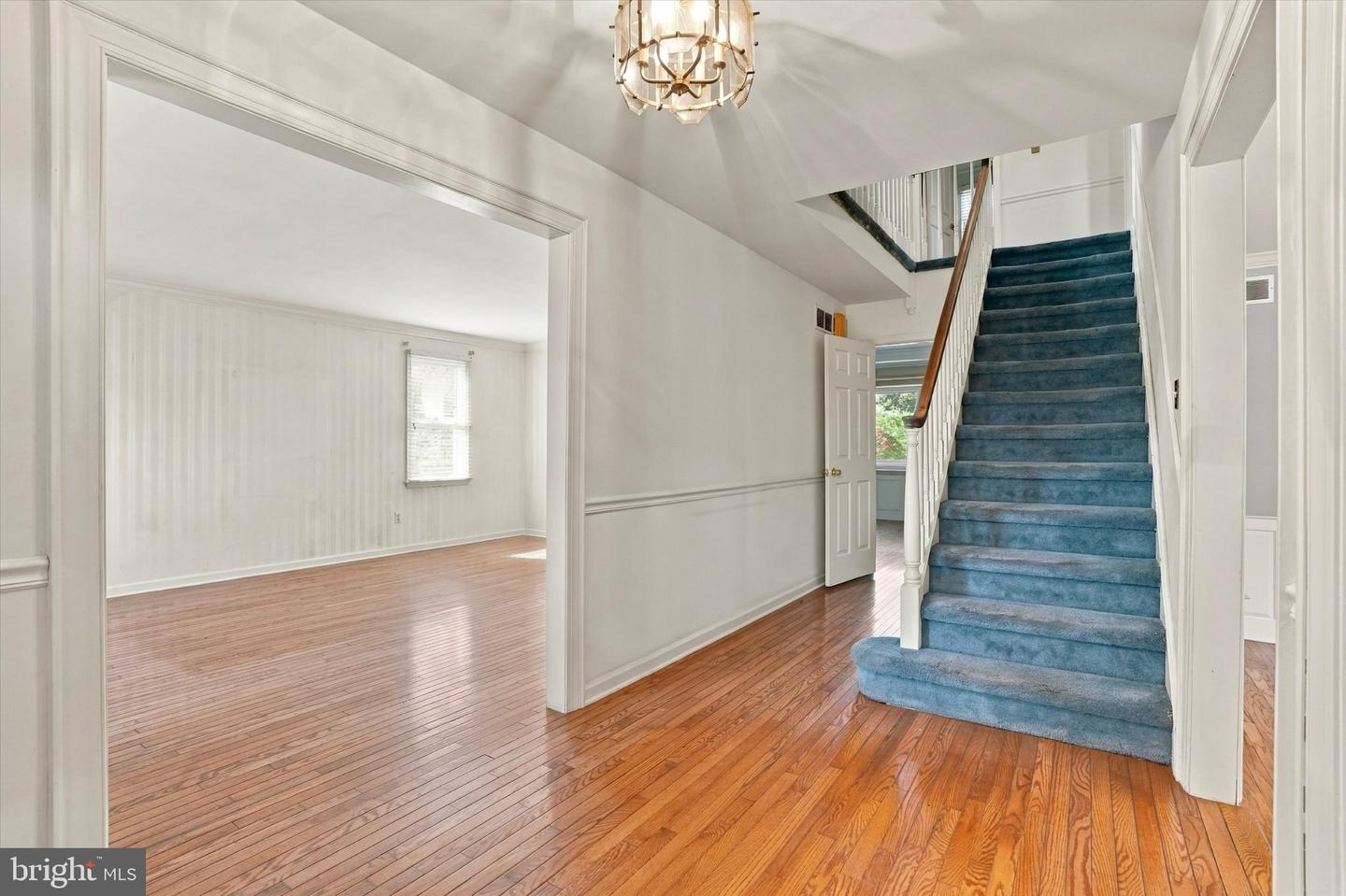 18 Averstone Dr E #e Property Photo 2