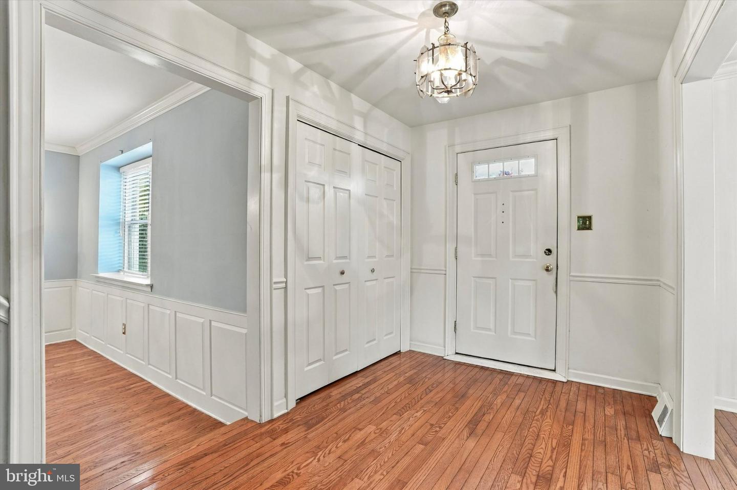 18 Averstone Dr E #e Property Photo 3