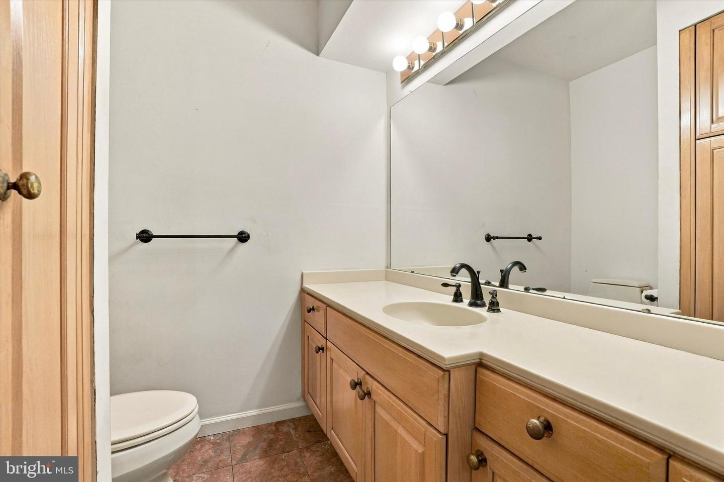 18 Averstone Dr E #e Property Photo 20