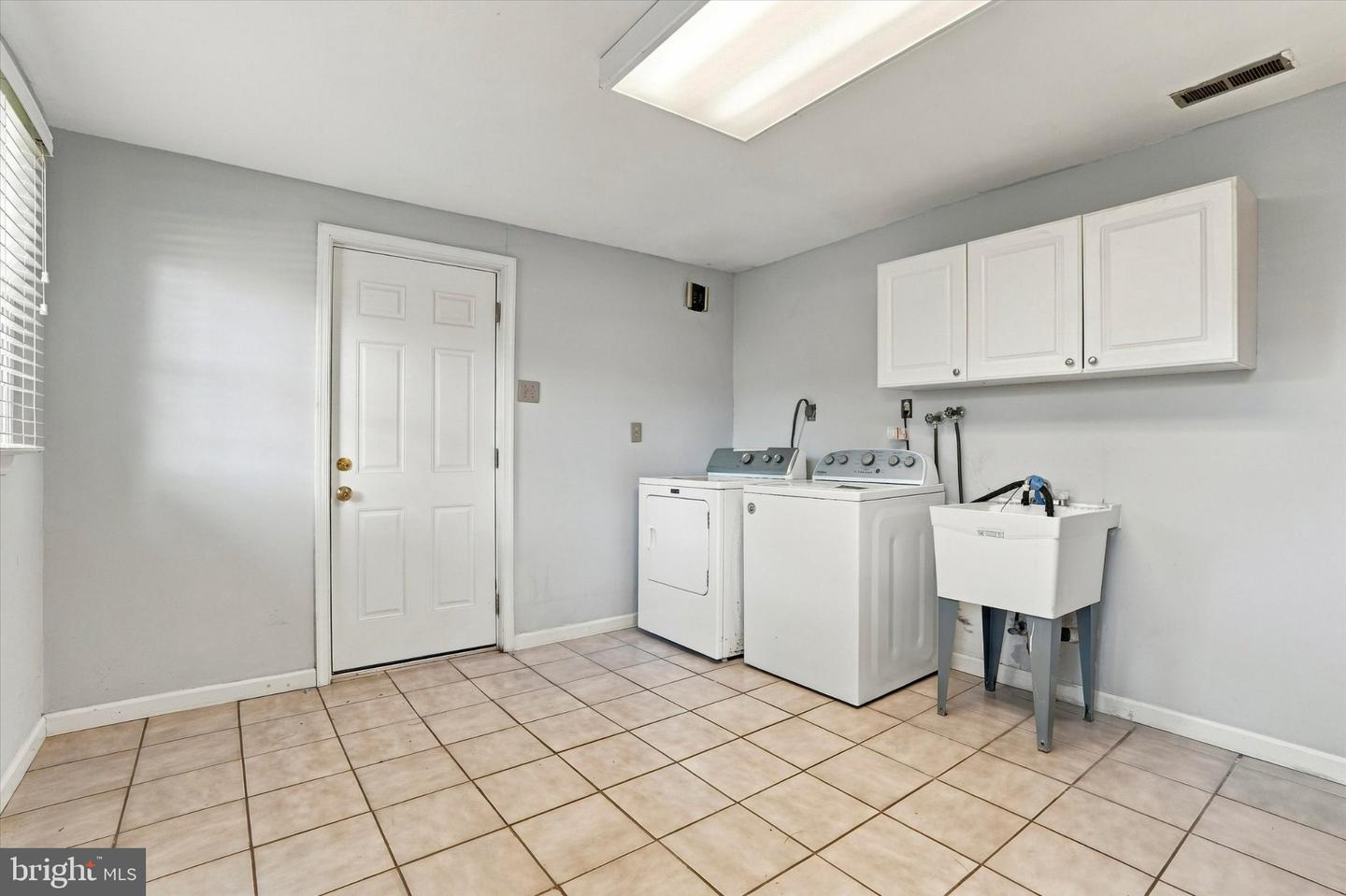 18 Averstone Dr E #e Property Photo 21