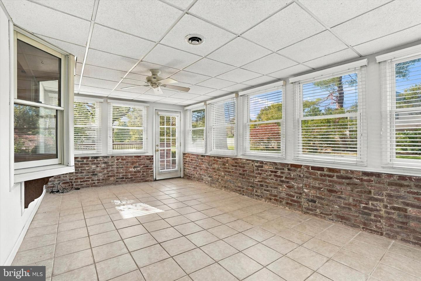 18 Averstone Dr E #e Property Photo 22