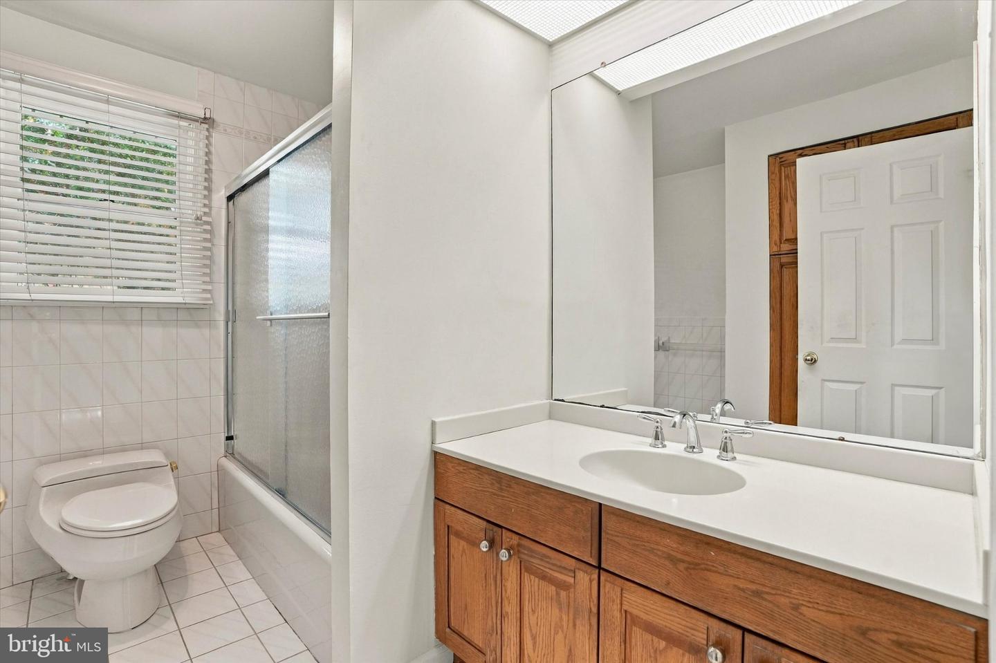18 Averstone Dr E #e Property Photo 24