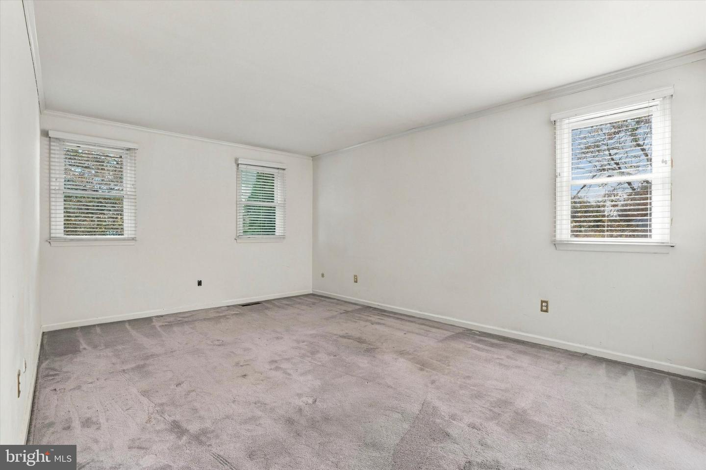 18 Averstone Dr E #e Property Photo 31