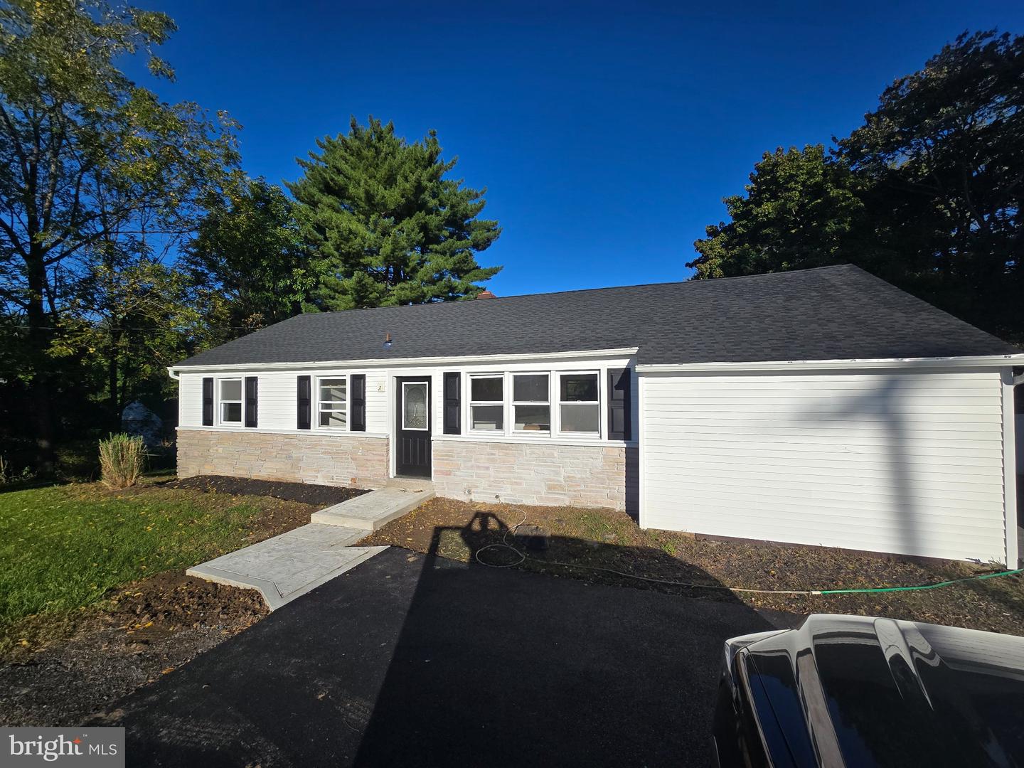497 Bridgetown Pike Property Photo 1