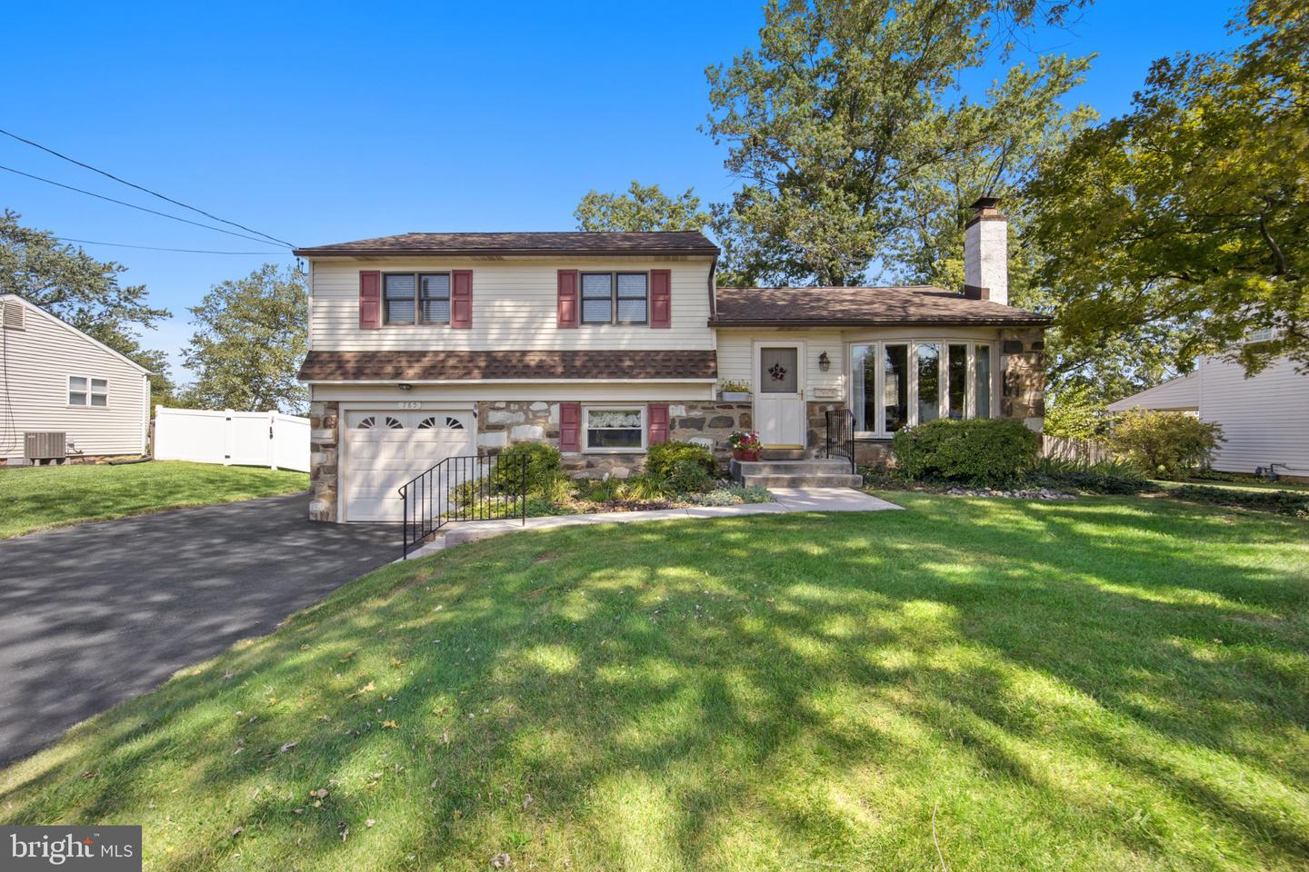 785 Garden Rd Property Photo 1