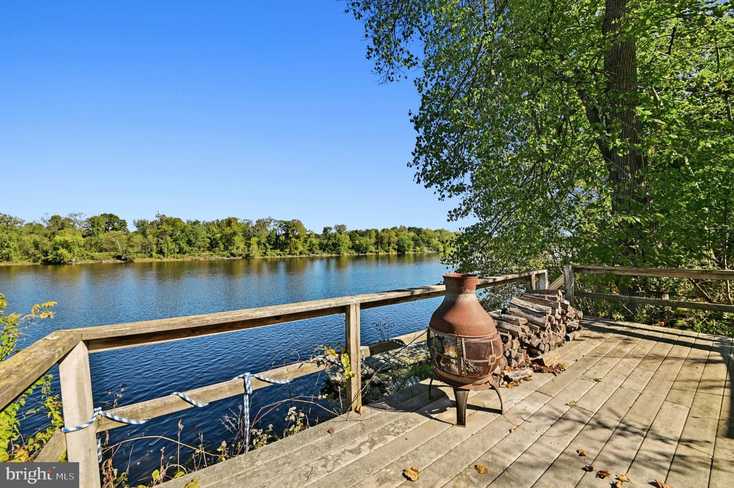 1237 River Rd Property Photo 5