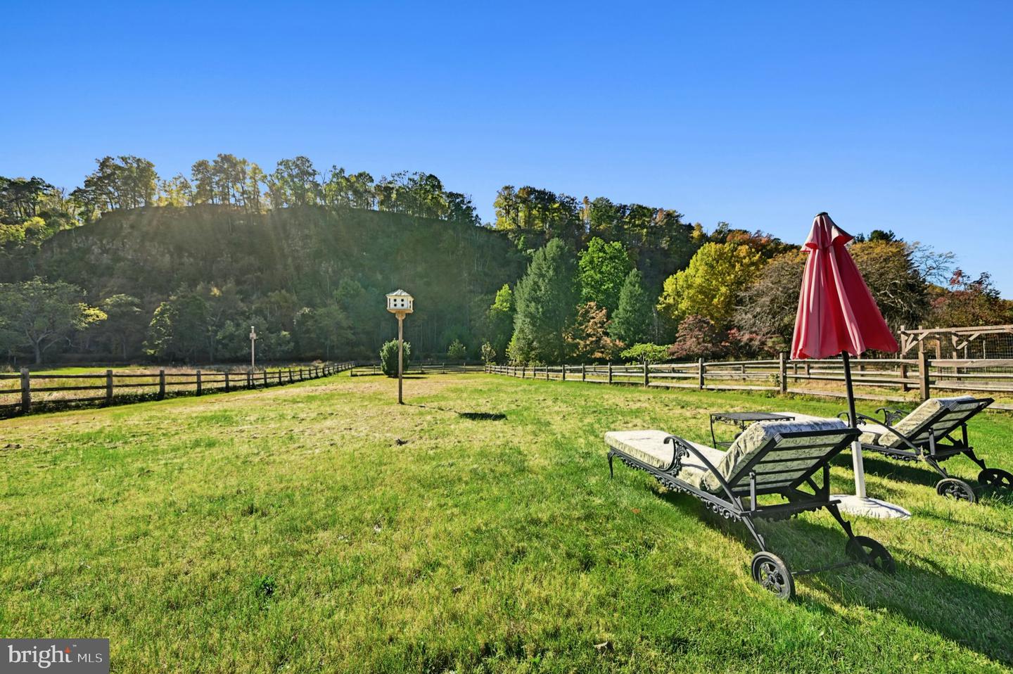 1237 River Rd Property Photo 6